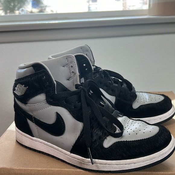 Women’s Jordan’s. Used. Size 7 - Picture 1 of 6